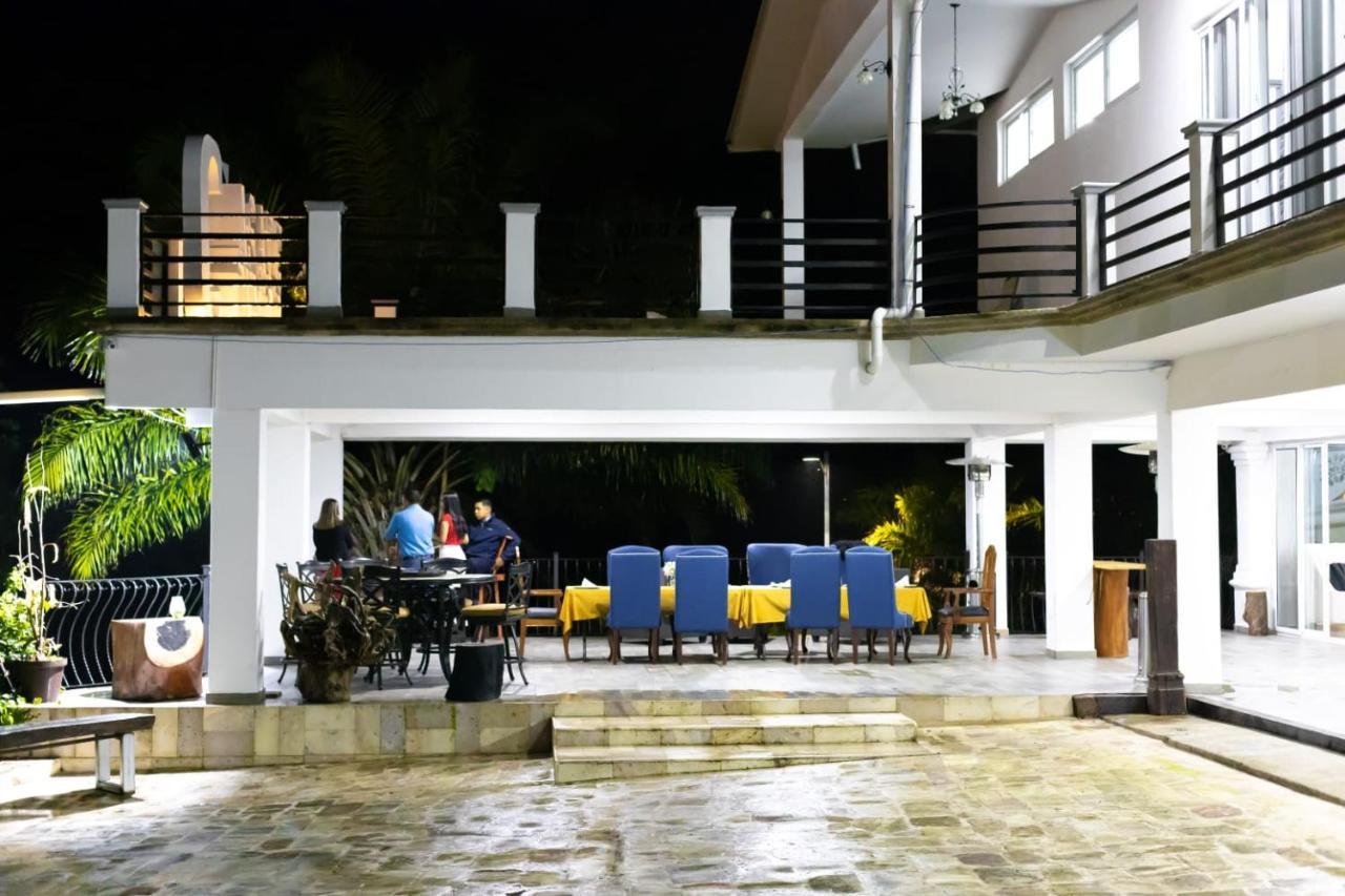 Hotel Cocoview, Bar & Restaurante Valle de Angeles Εξωτερικό φωτογραφία